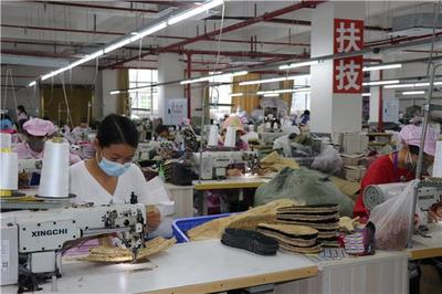 巫溪:“小布鞋”做成“大产业” 村民在家门口实现就业