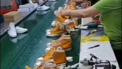 帆布鞋生产加工,大娘手速极其缓慢,准备干到退休!